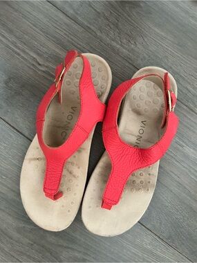 Vionic Terra Sandal in Coral